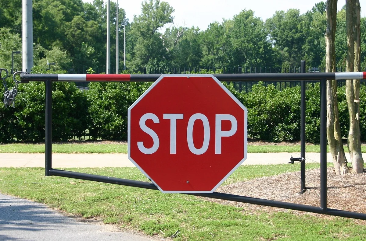 Autorisations, règlement local et délais : la partie que personne n'explique