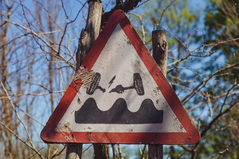 Les 5 erreurs les plus coûteuses en signalisation industrielle