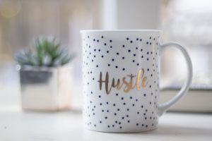 découvrez le leadership intérimaire : une solution agile pour les entreprises en quête de direction temporaire. profitez de l'expertise de dirigeants expérimentés pour piloter vos projets, naviguer en temps de crise ou accompagner une transition stratégique. boostez votre performance avec un interim leader à vos côtés.
