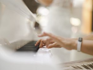 découvrez les compétences clés essentielles pour réussir dans votre carrière. apprenez à identifier, développer et mettre en avant vos atouts professionnels pour vous démarquer sur le marché du travail.