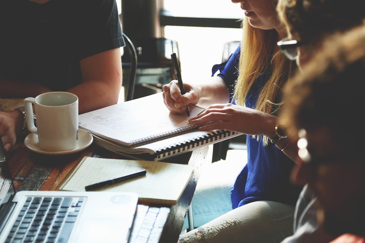 découvrez l'importance des partenariats stratégiques dans le développement des entreprises. apprenez comment ces alliances peuvent renforcer votre position sur le marché, optimiser les ressources et favoriser l'innovation.