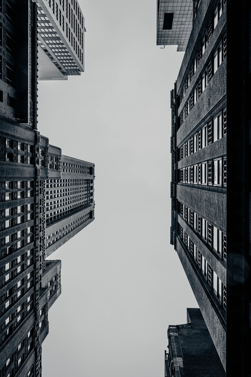 découvrez les différentes structures d'entreprise, leurs avantages et inconvénients, et choisissez la meilleure organisation pour optimiser la gestion et la croissance de votre activité.