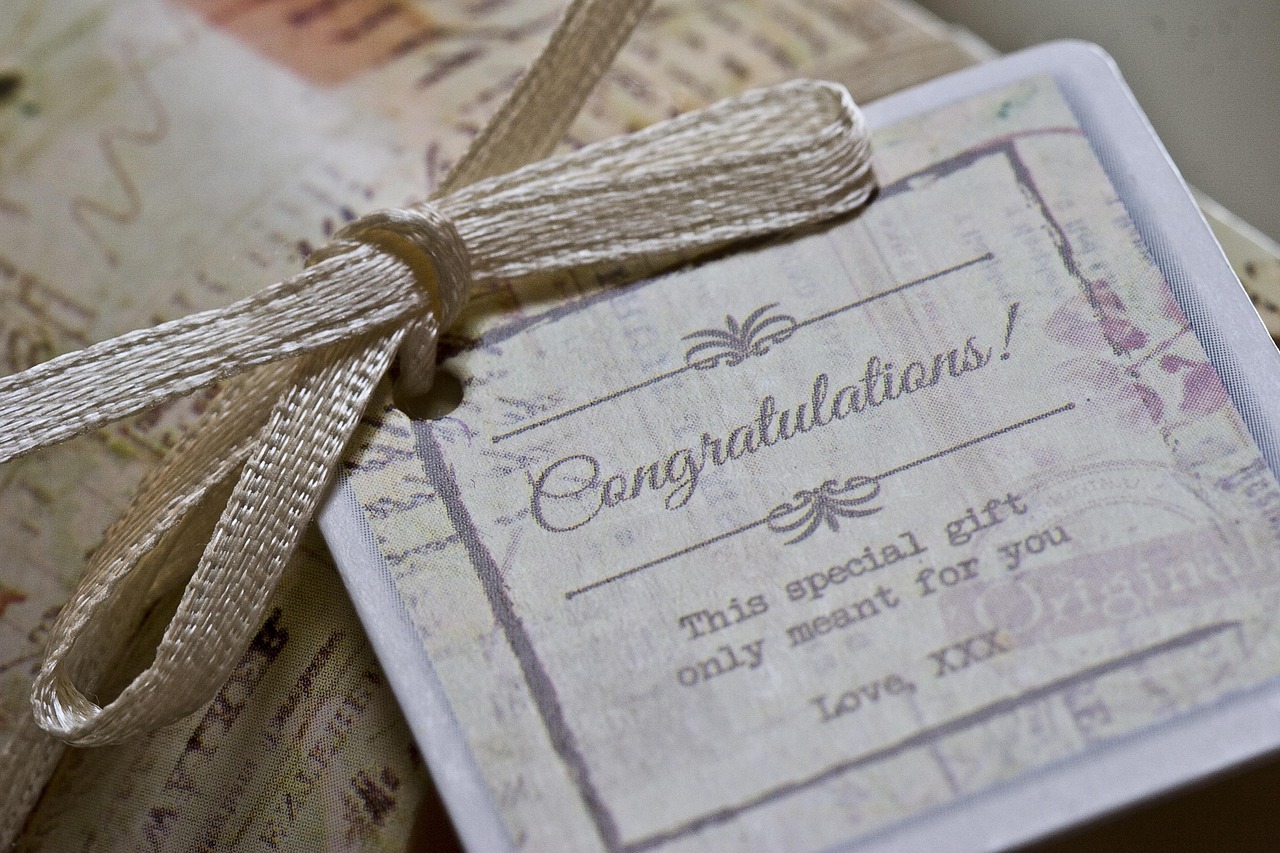 offrez du bonheur avec des cartes cadeaux personnalisées. nos bons cadeaux sont utilisables sur une large sélection de produits et services, pour faire plaisir à tous les coups. facile, rapide et idéal pour toutes les occasions !