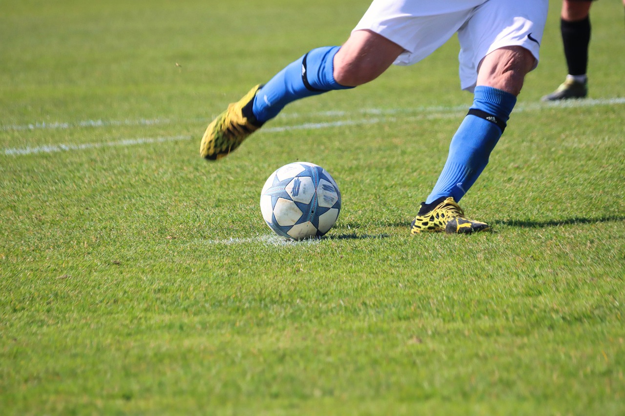 découvrez tout ce que vous devez savoir sur les penalties : définition, règles, techniques de tir, et conseils pour réussir vos penalties au football. idéal pour joueurs et passionnés du ballon rond !