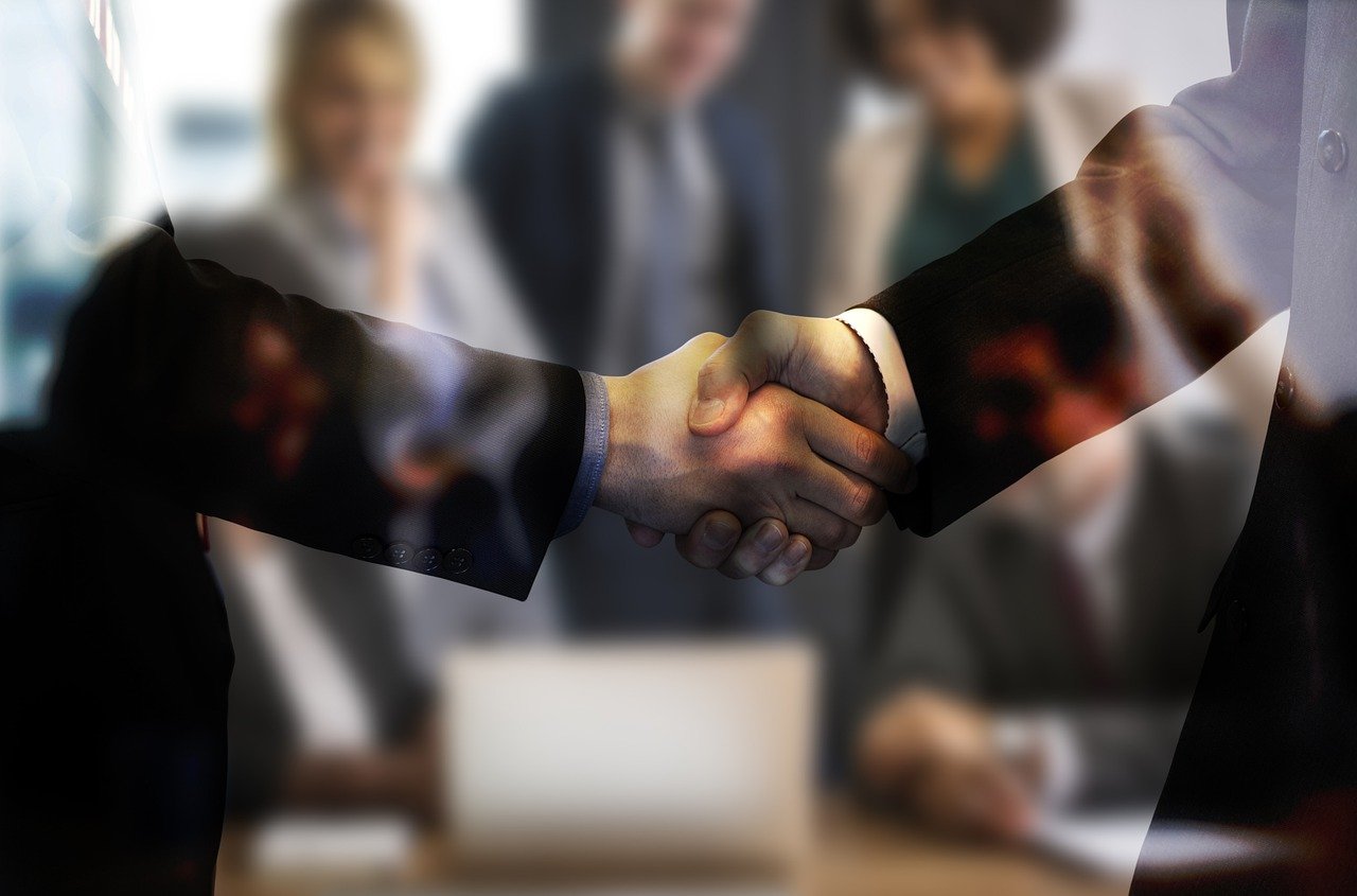 découvrez les clés de la négociation efficace : conseils, stratégies et techniques pour réussir dans toutes les situations professionnelles et personnelles.
