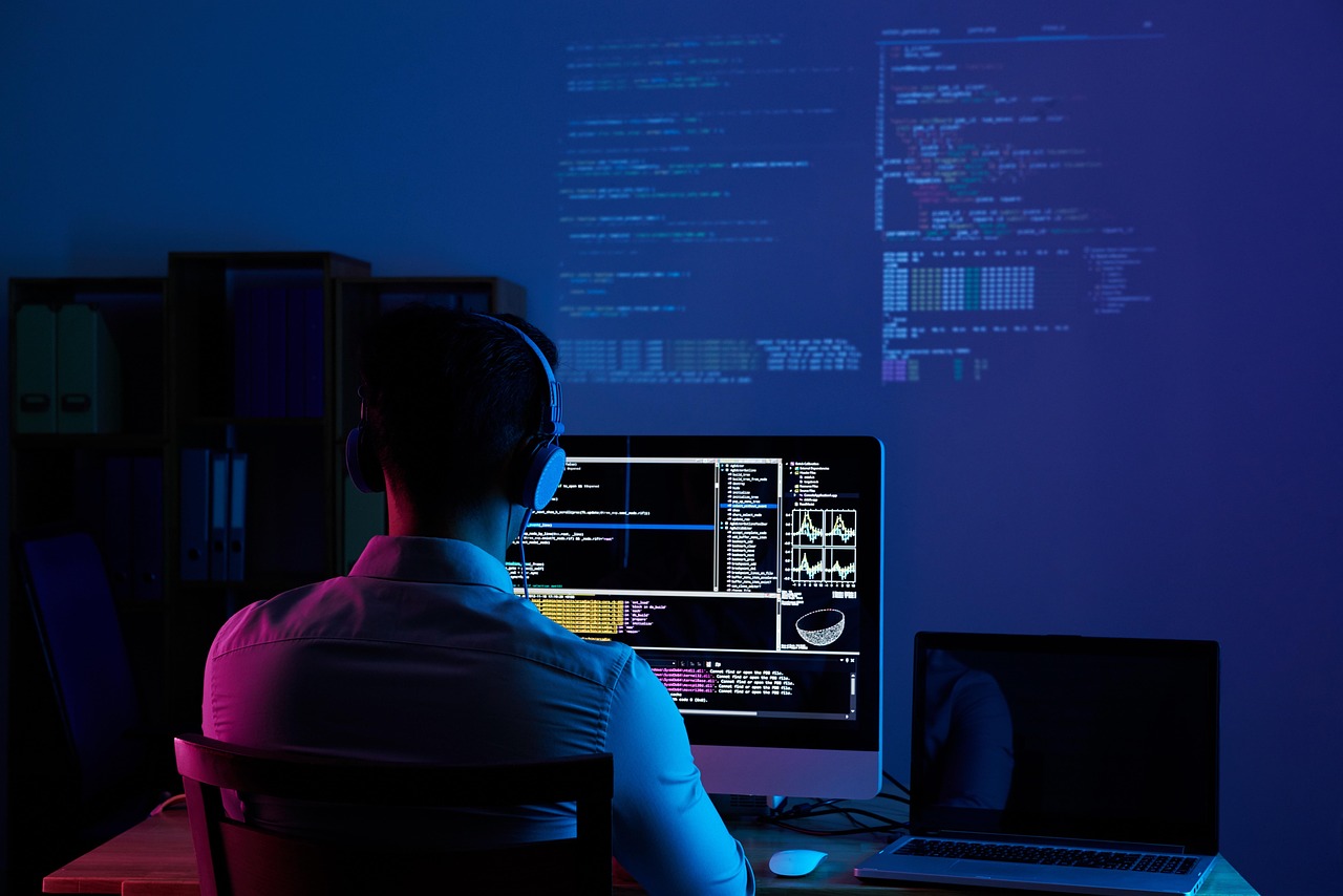 découvrez tout ce qu'il faut savoir sur les logiciels : définitions, types, utilisations et conseils pour choisir le meilleur software adapté à vos besoins professionnels ou personnels.